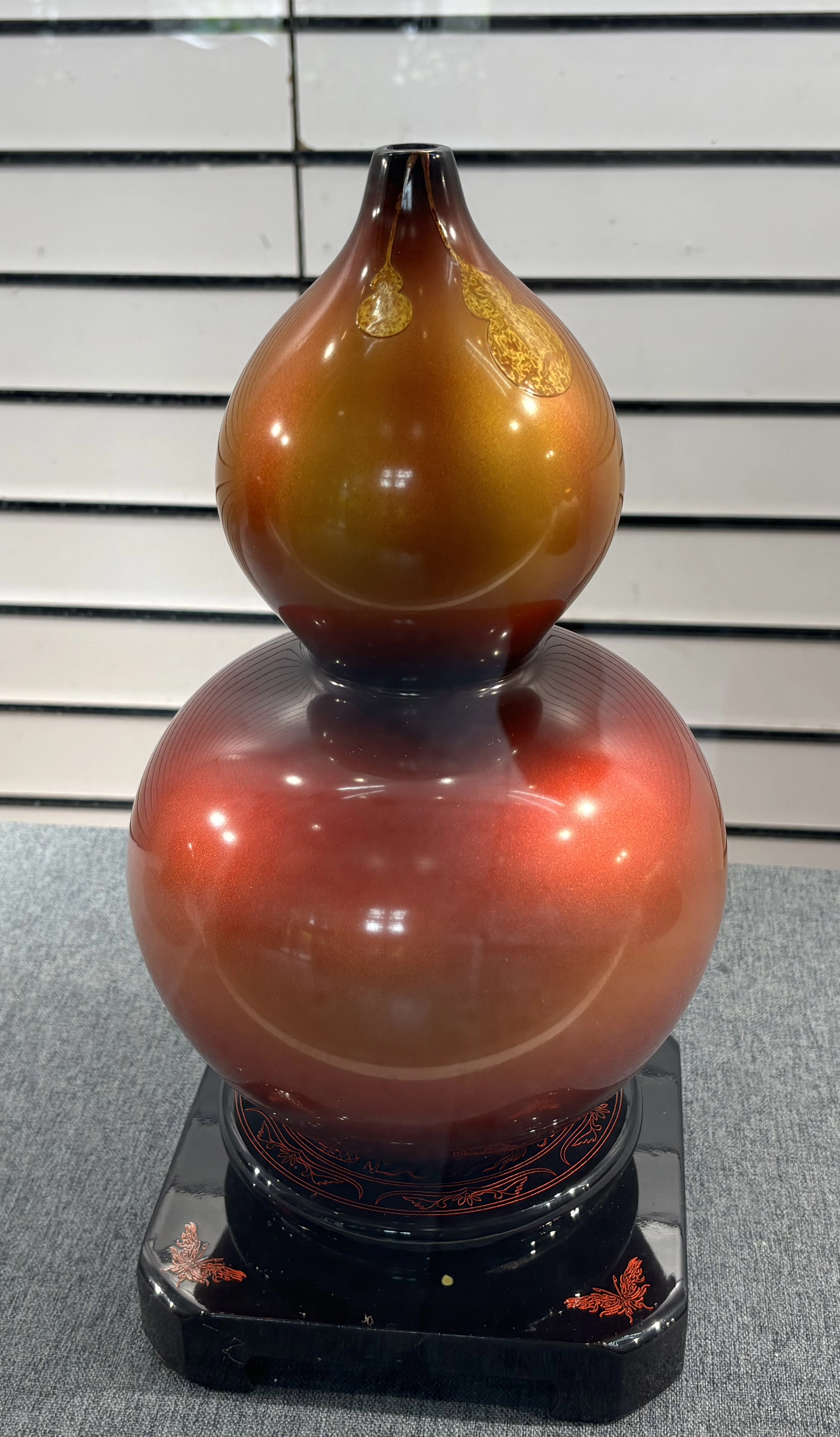 Antique gourd lacquer bottle