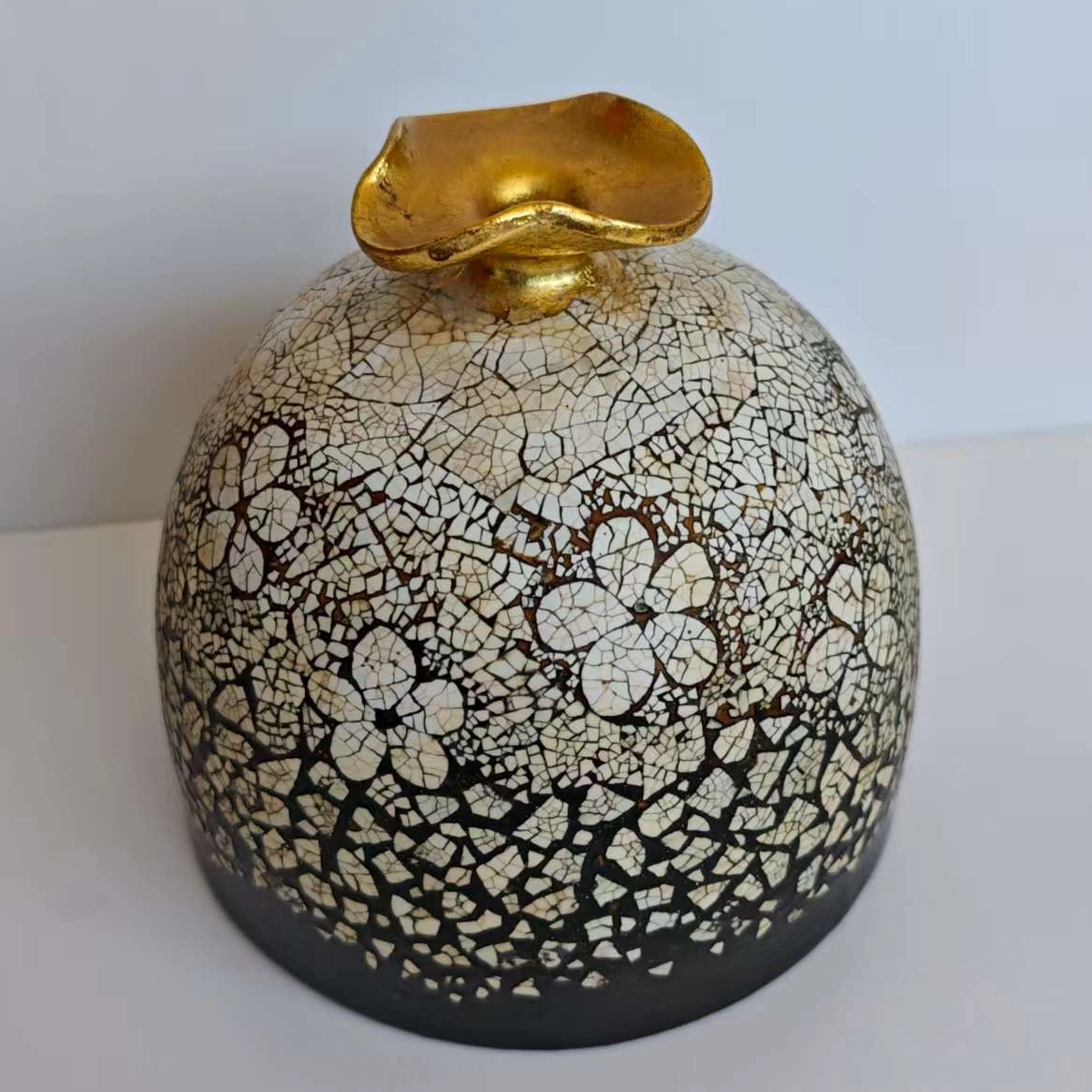 Decorative plum blossom vase