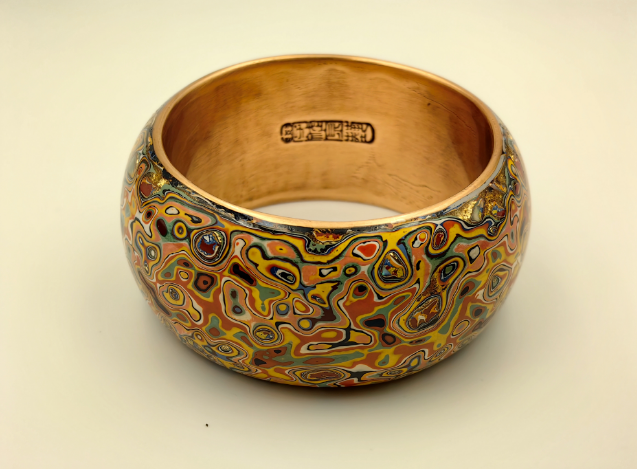 Metallic lacquer bracelet