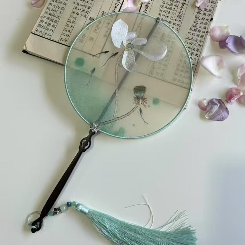 Embroidery round fan