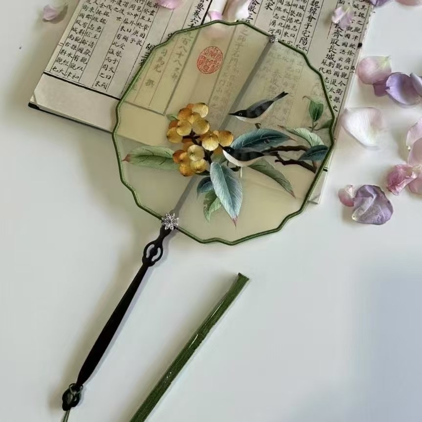 Embroidery round fan